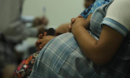 Buscan prevenir embarazos adolescentes