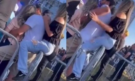 Hombre ‘engaña’ a su novia con su suegra… la ‘toquetea’ en evento al aire libre
