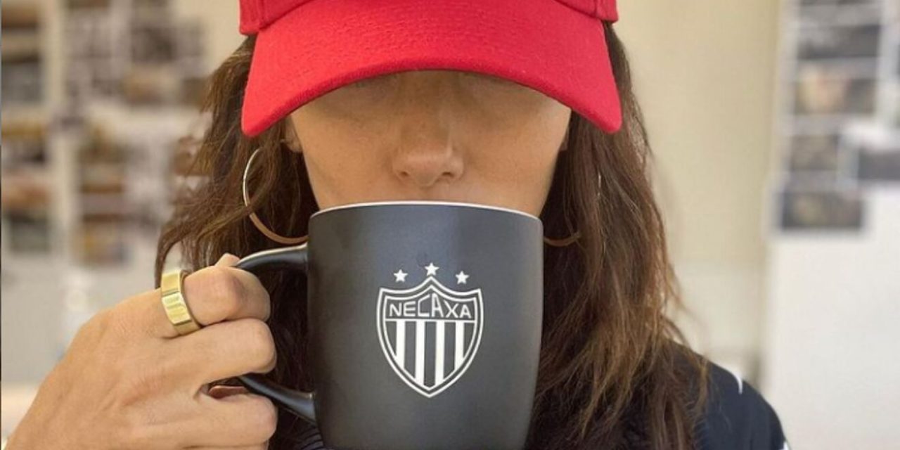 Necaxa triunfa ante Pumas y Eva Longoria lo celebra