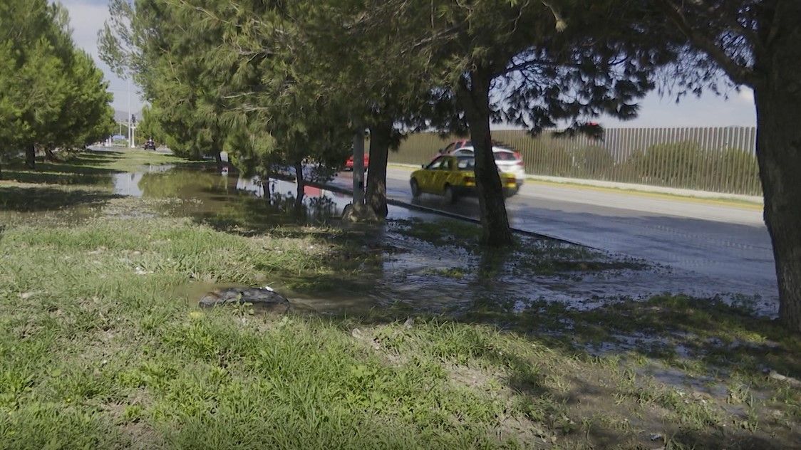 Inundan aguas negras al Centro Metropolitano