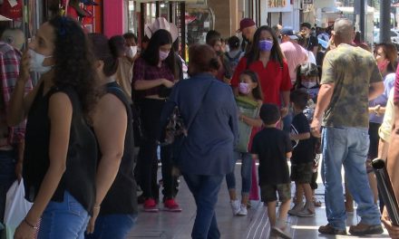 Comerciantes apoyan sanciones para quien no use cubrebocas en Saltillo