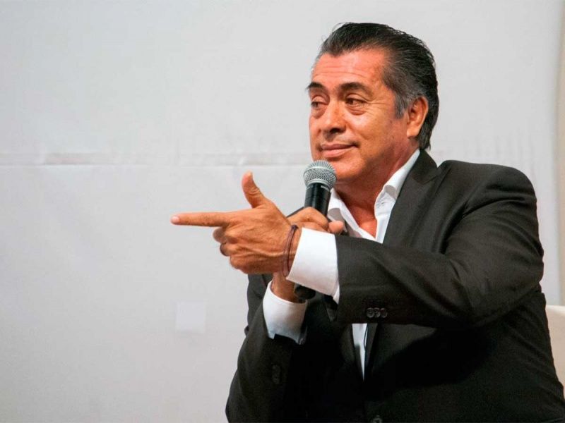 ‘El Bronco’ lanza su propia consulta sobre regreso a clases