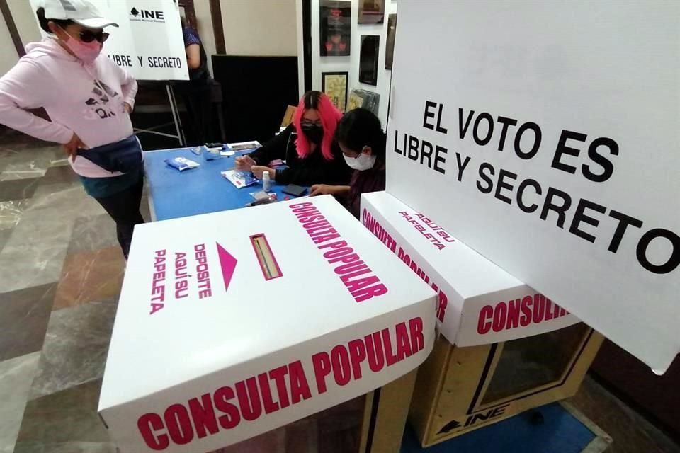 Arranca INE cómputo de consulta popular