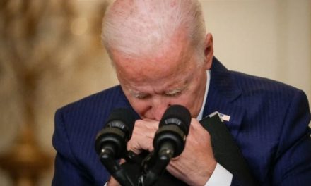 ‘Los cazaremos y les haremos pagar’; Biden ordena ataques tras atentados en Kabul
