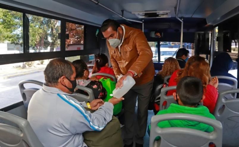 ‘No duré cuatro días con oxígeno para que un pen… me infecte’; Chofer pide amablemente usar cubrebocas