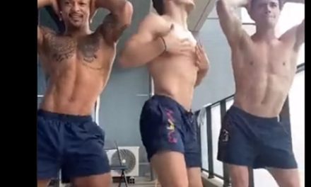 Equipo de gimnasia español rompe las redes bailando ‘aserejé’ (Video)