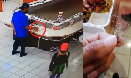 Sorprenden a hombre colocando pelos en restaurante chino de Saltillo (Video)