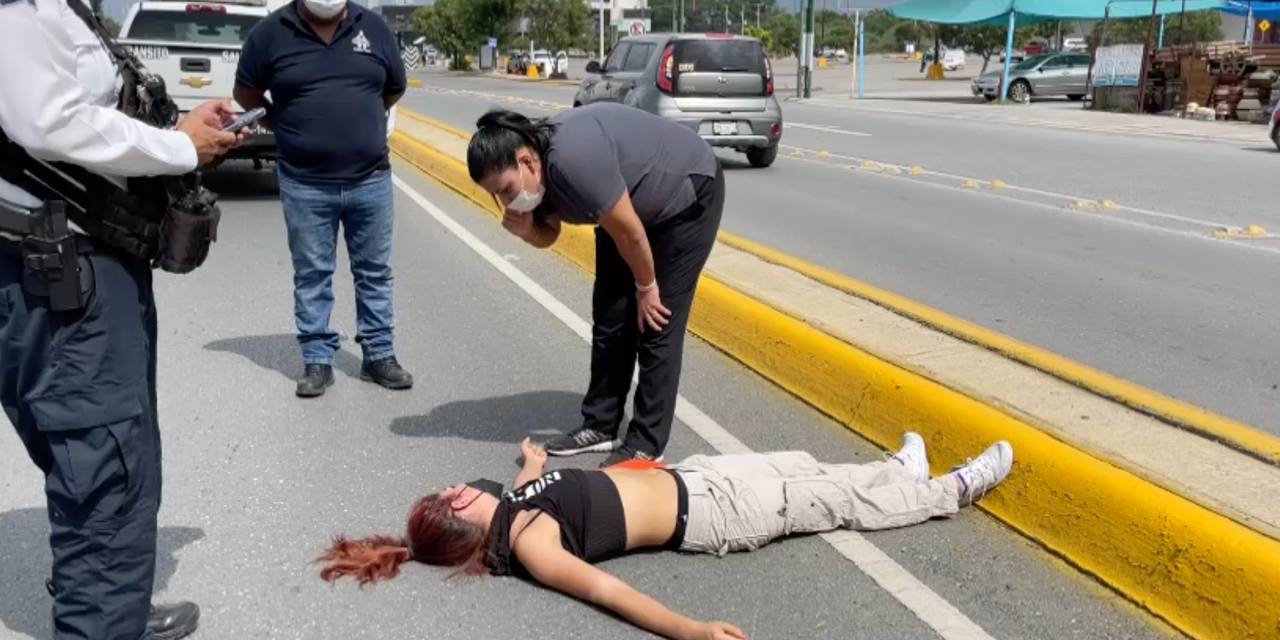 Joven se lanza a un camión en Valdez Sanchez