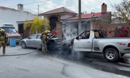 Mala suerte nivel: Se le incendia su camioneta luego de sacarla del taller en Saltillo