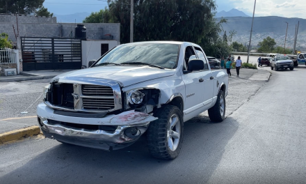 Ebrio protagoniza choque frontal en periférico LEA