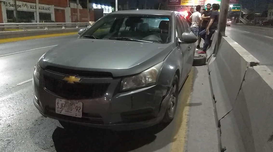 Chocan regios sobre Periférico
