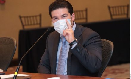 Samuel García planea una caravana para vacunar a los regios en Texas