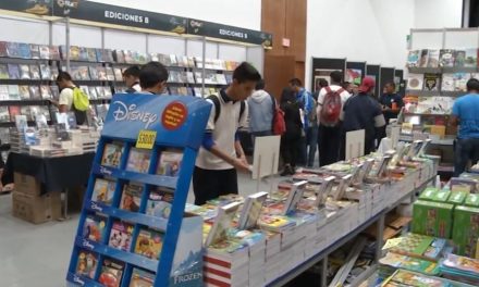 Feria del Libro de Coahuila sigue en pie