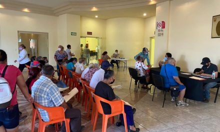 Saturan adultos mayores, registro para el programa de pensión universal en Acuña