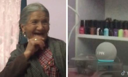‘Alexa, reza el Santo Rosario’; abuelita utiliza la tecnología y se hace viral