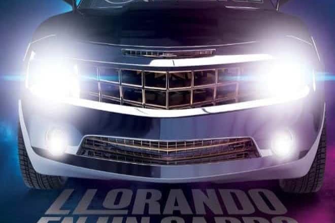‘Llorando en un carro del año’ la nueva canción de Banda Los Recoditos