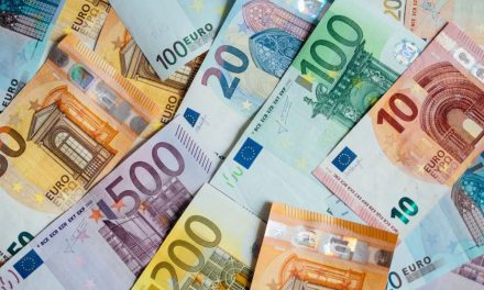 Empresario deja más de 4.800 dólares de propina en un restaurante