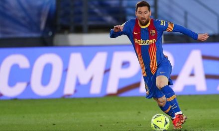 Messi sigue sin reportar con el Barcelona; esperará hasta firmar su contrato