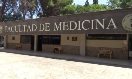 Da positivo a covid alumno de Medicina y suspenden clases presenciales