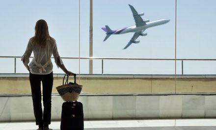 Se retrasa su vuelo y se gana la lotería
