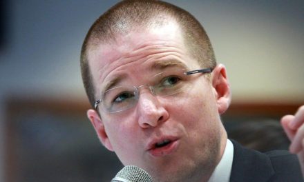 UIF no ha congelado (por ahora) cuentas de Ricardo Anaya