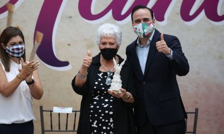 Reconocen trabajo de Mercedes Murgía