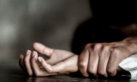 Cajera de tienda en el centro de Saltillo vive un infierno; la roban y la violan