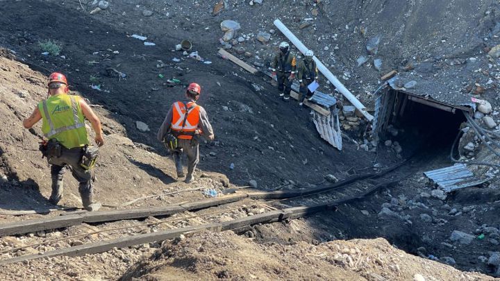 Actualización: Rescatan a los cuatro mineros atrapados en mina de Obayos, Coahuila
