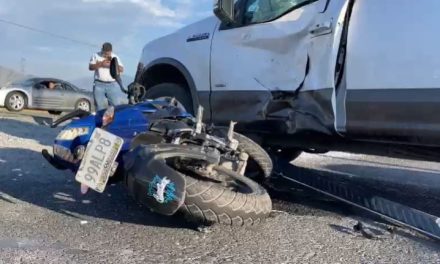 Motociclista resulta lesionado tras accidente en Libramiento Flores Tapia