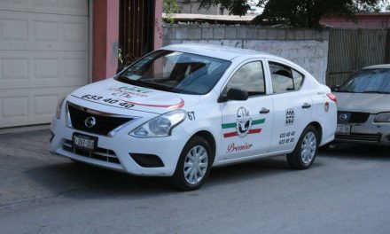 Multarán a taxistas por dar servicio a migrantes en Monclova