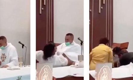 Sacerdote se desmaya en plena misa, en Acapulco