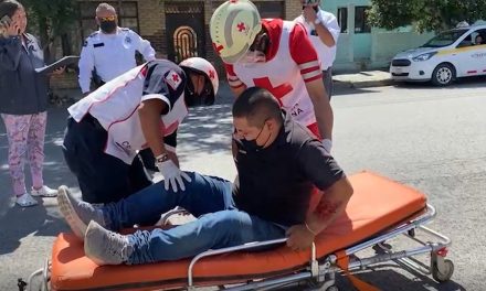 Motociclista cae y resulta herido en el Centro de Saltillo