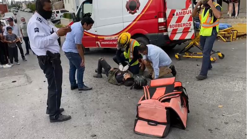 Motociclista repartidor lesionado en accidente