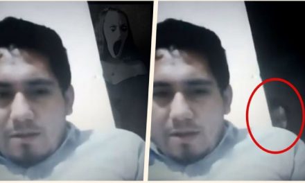‘¿Cuál niña? yo vivo con mi perro’; fantasma aparece detrás de profesor (video)