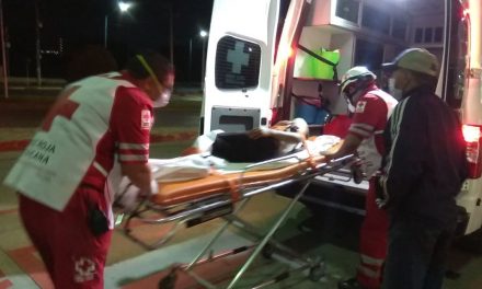 Joven fue apuñalado en una riña y llega grave a la Cruz Roja