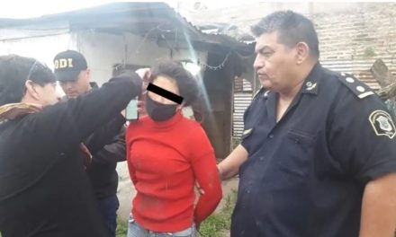 Quema con gasolina a novia de su ex pareja y mata a su hijo de dos años
