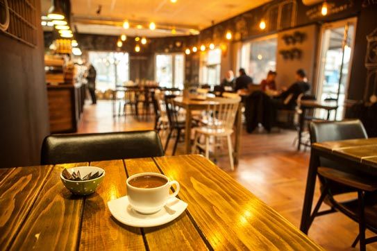 Cafetería lanza campaña para ‘normalizar la amabilidad’ en Estados Unidos
