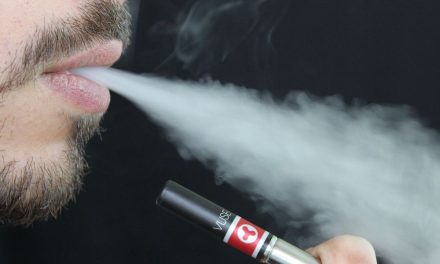 Prohibirán venta de cigarros electrónicos a menores en Coahuila