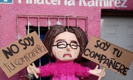 ‘Esperen mi demande’; Andra Milla amenaza a la Piñatería Ramírez por usar su imagen