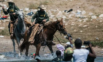 Estados Unidos inicia expulsión masiva de migrantes en Texas