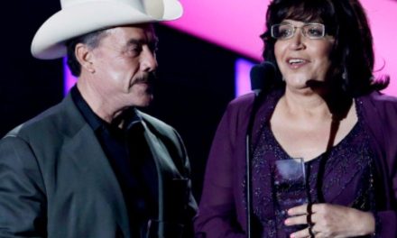 Don pedro Rivera y Doña Rosa se dicen verdades en Youtube