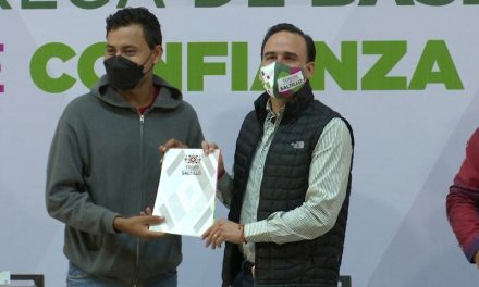 Reciben su base trabajadores del municipio de Saltillo