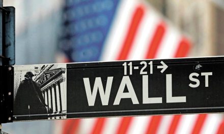 Wall Street tiene una baja hace unos minutos