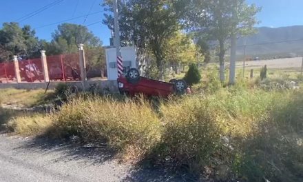 Trabajador protagoniza volcadura tras quedarse dormido al volante