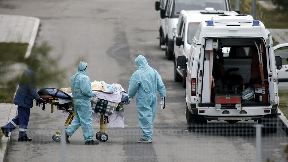 Rusia registra nuevo máximo de muertes por covid-19 con 890 fallecimientos en 24 horas