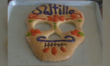 En el marco del día de muertos, te presentamos el pan en forma de huesos