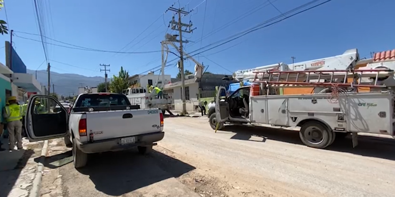 Trabajador de CFE cae de canastillo en Saltillo