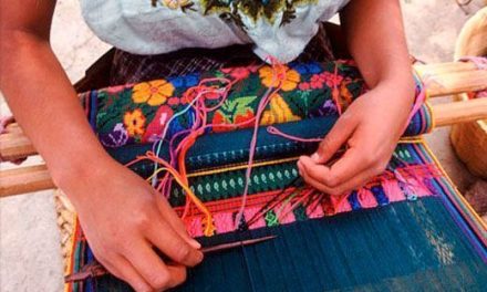Ropa típica y alebrijes toman fuerza en Amazon