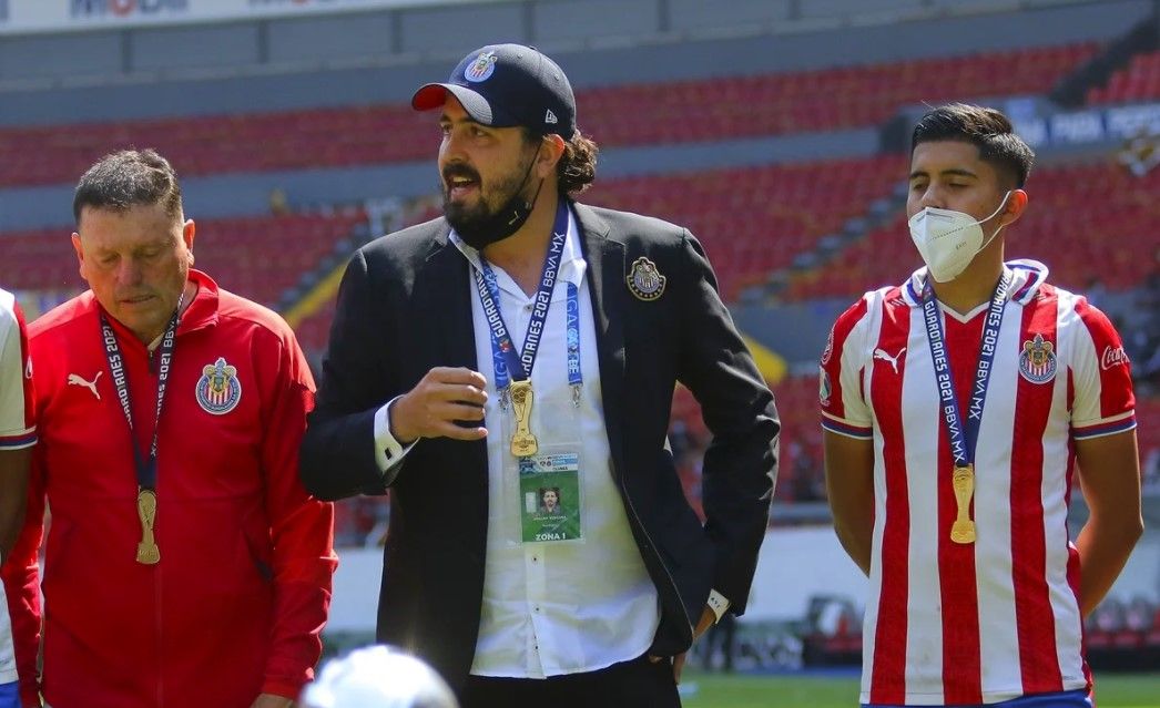 Amaury Vergara va para largo en Chivas y no piensa dejar la presidencia
