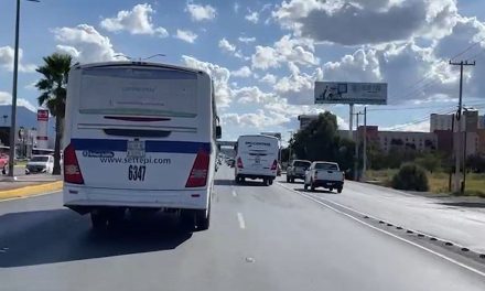 Camiones de transporte invaden las calles de Saltillo